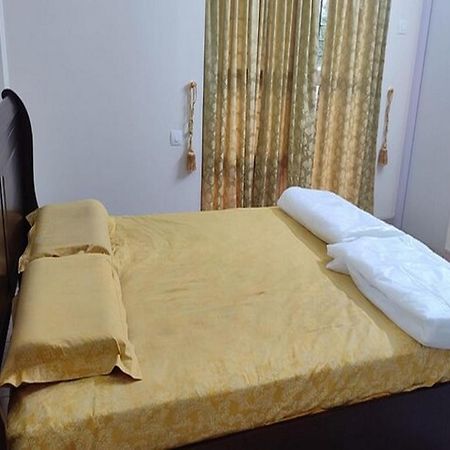Silver Oaks Flat Sc Golf Links Road Kowdiar Thiruvananthapuram By Probity Ventures Buitenkant foto